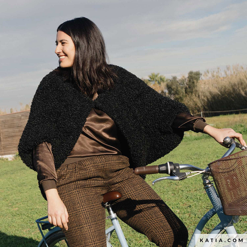 Katia WOW - Loopy 159 Framboos rood - Patroon breien haken dames jas herfst winter katia — gemaakt met Katia WOW - Loopy