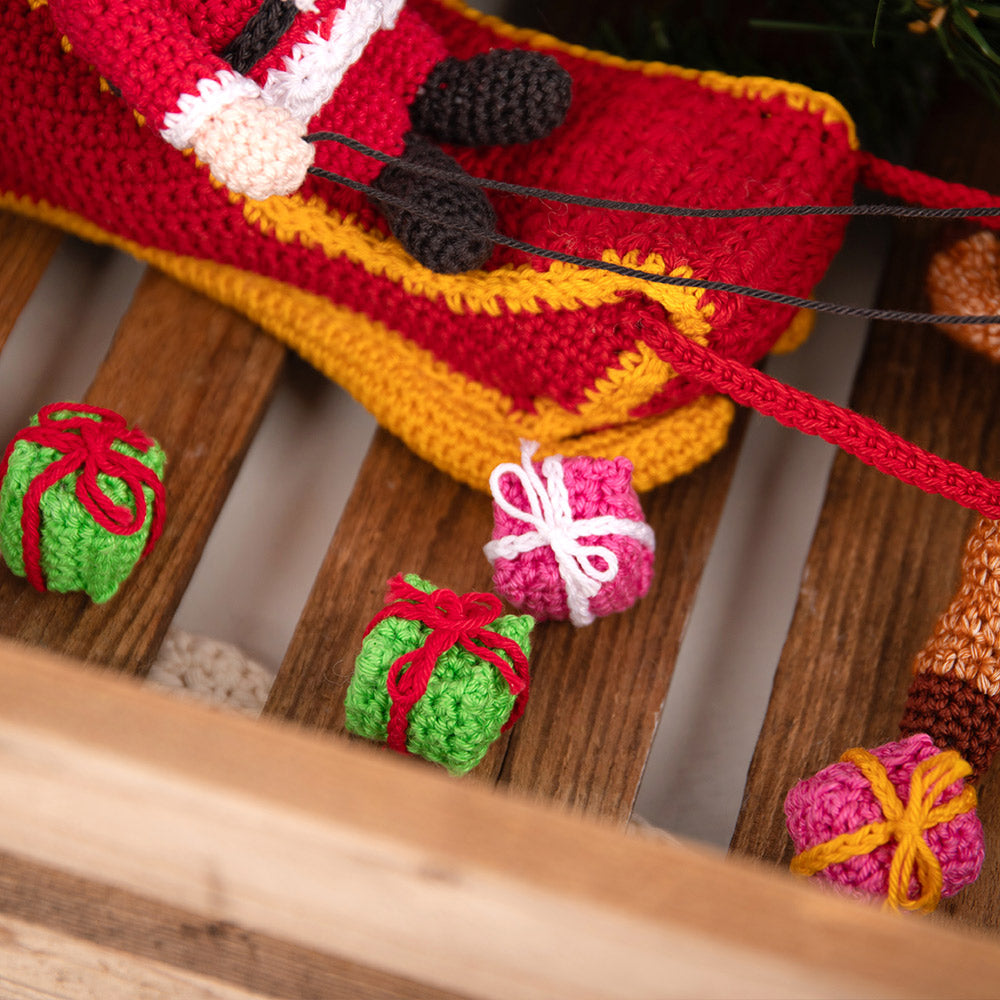 Santa claus with reindeer — gemaakt met Kerstman Arreslee Haakpakket (4)