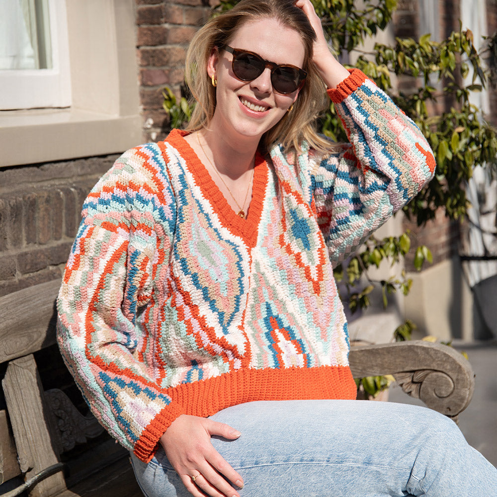 Kleurrijke V-hals Sweater Haakpakket