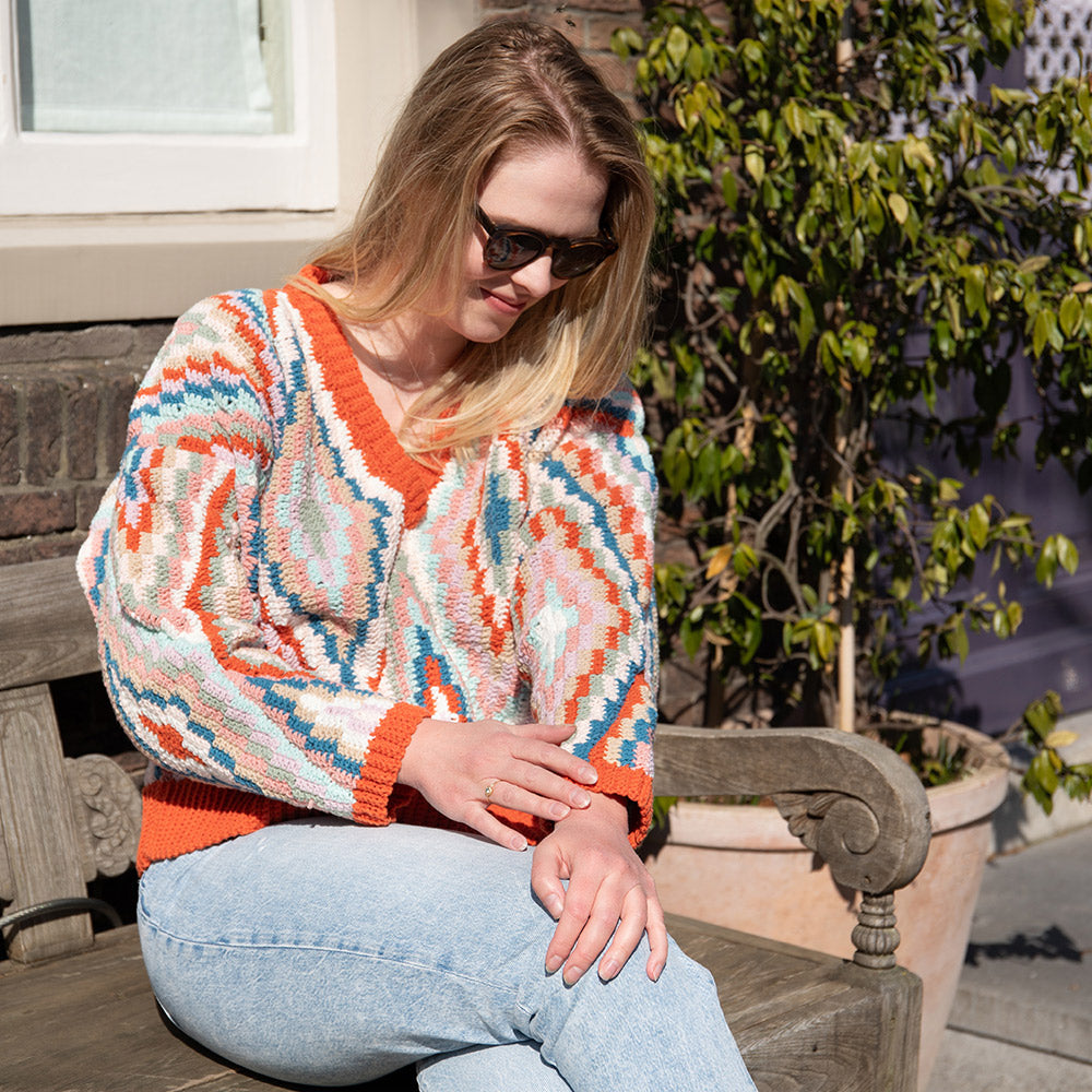 Kleurrijke V-hals Sweater Haakpakket (2)