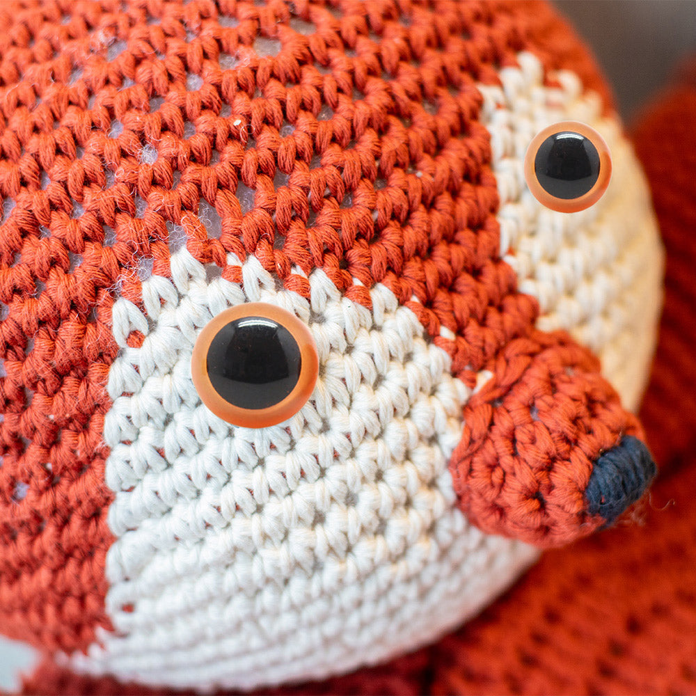 Vos closeup — gemaakt met Knuffelkleed Vos Haakpakket
