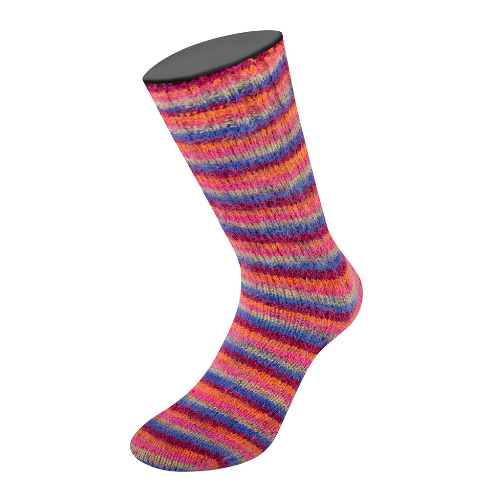 Meilenweit cosy socks multi stripes lana grossa — gemaakt met Lana Grossa Cosy Socks Multi Stripes (2) - Lana Grossa Cosy Socks Multi Stripes 156 Blauwviolet/Wijnrood/Pompoen/Pink/Grijsgroen