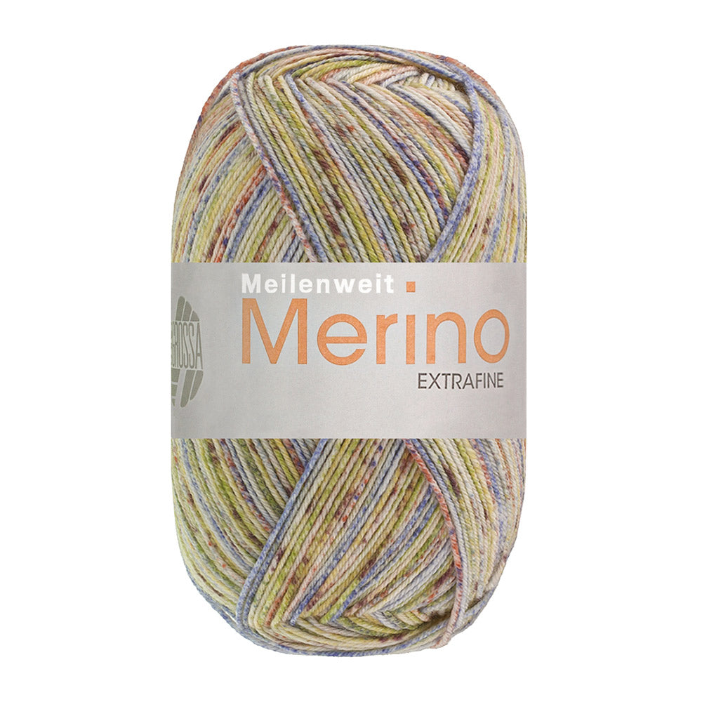Close-up van het gebreide streeppatroon van Lana Grossa Meilenweit Mountain 7606 in licht-/donkerolijf/ecru/oudroze/jeans gestreept - Lana Grossa Meilenweit 100 Merino Extrafine Mountain 7606 Licht-/Donkerolijf/Ecru/Oudroze/Jeans gestreept