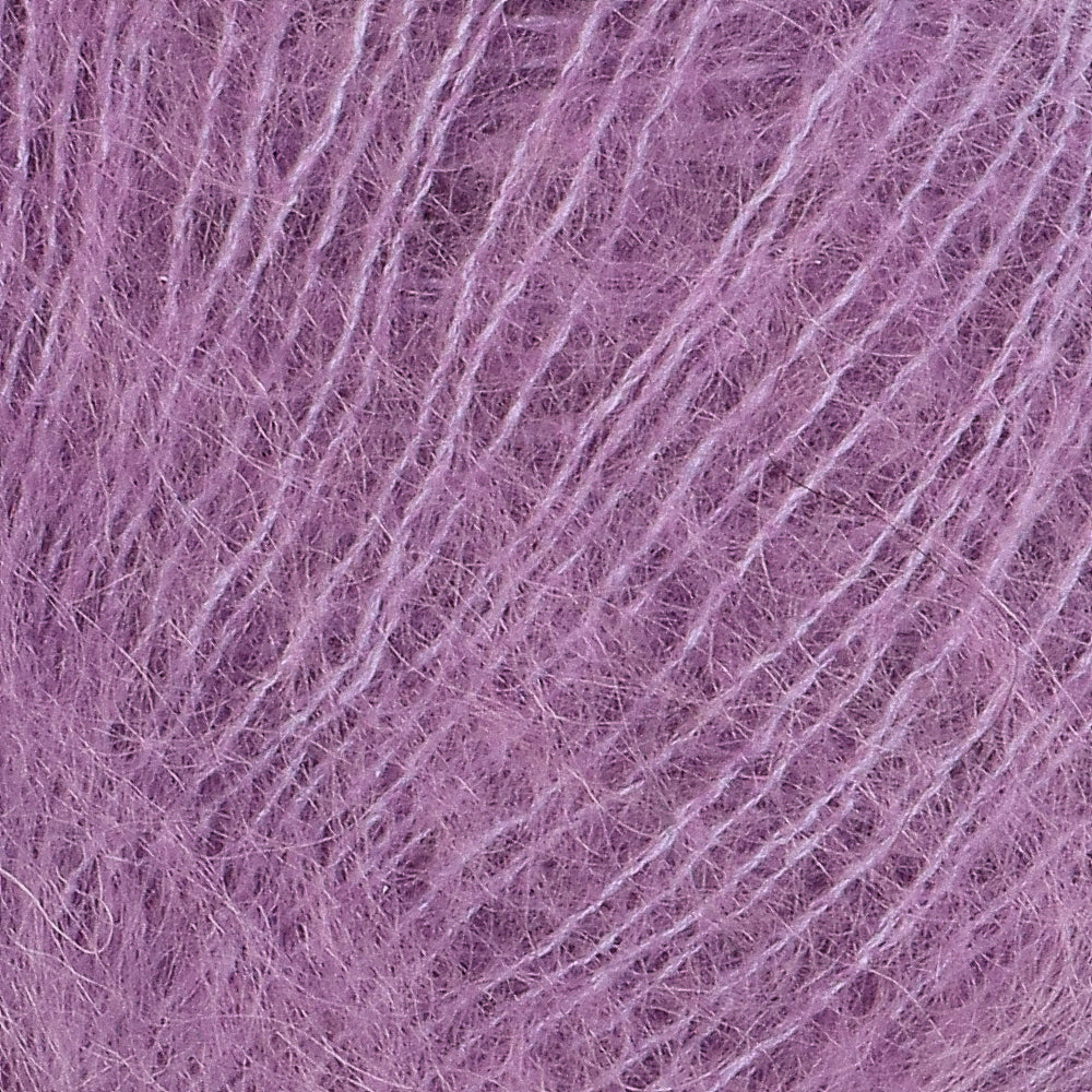 Lana Grossa Silkhair 163 Lavendel - detailfoto van de zachte draad en de luchtige pluizige structuur