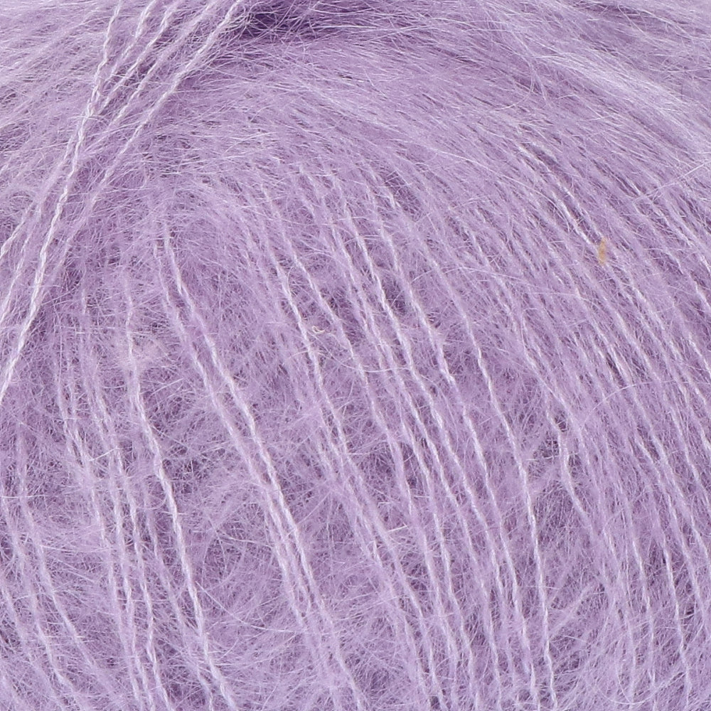Lana Grossa Silkhair 173 Sering - detailfoto van de zachte draad en de luchtige pluizige structuur