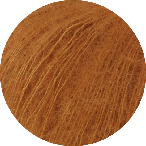 Lana Grossa Silkhair 222 Okergeel - detailfoto van de zachte draad en de luchtige pluizige structuur