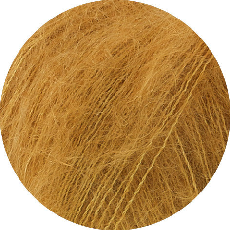 Lana Grossa Silkhair 229 Goudbruin - detailfoto van de zachte draad en de luchtige pluizige structuur