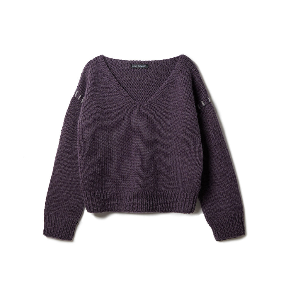 Lana Grossa Winter Softness 0011 Roestrood - sfeerfoto van een modern kledingstuk met Lana Grossa Winter Softness - Lana Grossa Winter Softness 028 Taupe