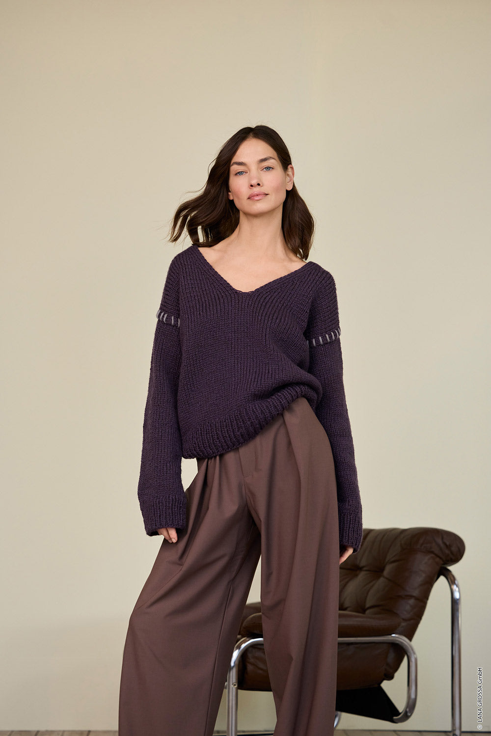 Lana Grossa Winter Softness 0011 Roestrood - model in een zacht winterontwerp van Lana Grossa Winter Softness - Lana Grossa Winter Softness 028 Taupe