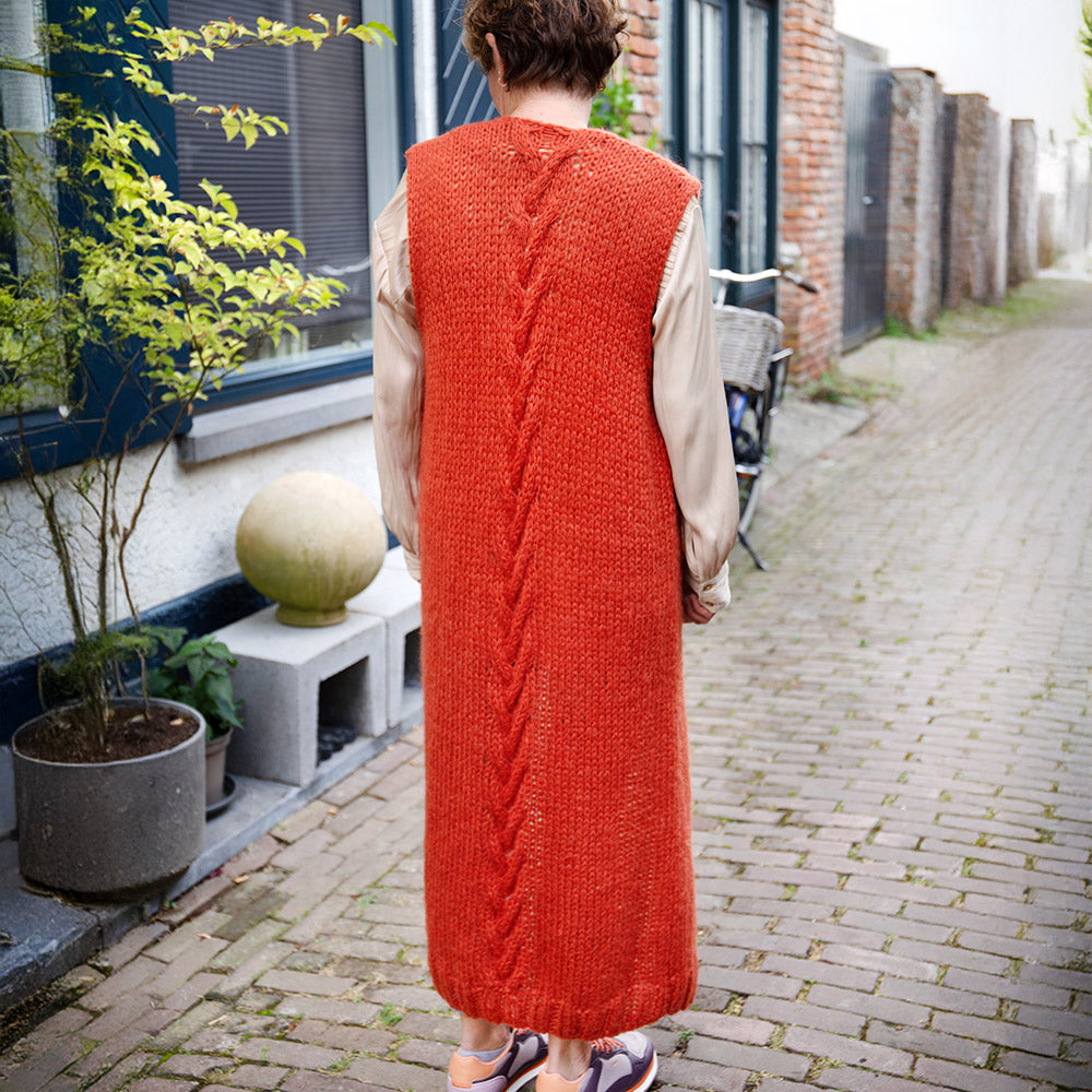 Lang vest zonder mouw — gemaakt met Lang Vest Zonder Mouw Breipakket Elegant (8)