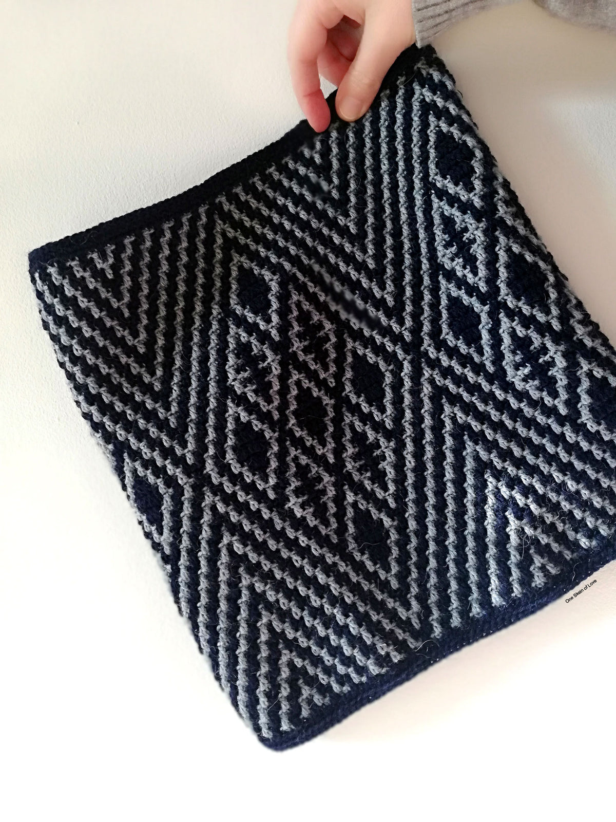 Rav — gemaakt met Little Diamonds Cowl - One Skein of Love Garen- en Haakpakket (2)