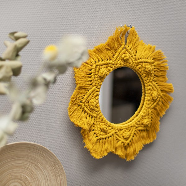 Macrame cirkel — gemaakt met Macramépatroon Mandala Wandhanger