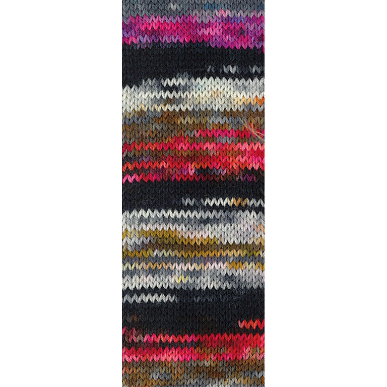Gebreide proeflap van Lana Grossa Meilenweit 100 Cascata 5206 met zichtbaar kleurverloop in Zwart / Grijs / Licht- / Zilvergrijs / Oker / Bruin / Rood / Roze - Lana Grossa Meilenweit 100 Cascata 5206 Zwart/Grijs/Licht-/Zilvergrijs/Oker/Bruin/Rood/Roze