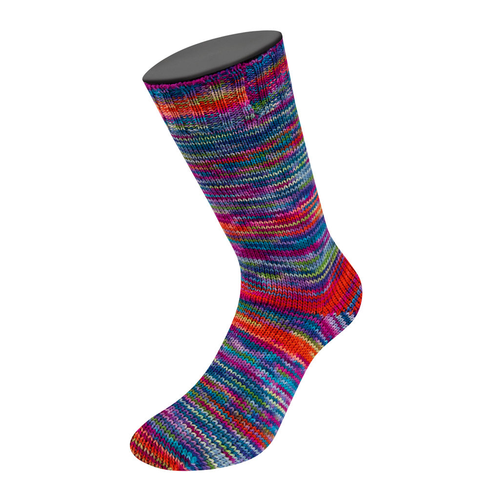 Gebreide sok van Lana Grossa Meilenweit 100 Cascata 5207 met zelfstrepende kleuren Donkerblauw / Licht- / Roestrood / Lichtblauw / Wijnrood / Fuchsia / Lila / Marine / Jade / Donkergroen / Pistache - Lana Grossa Meilenweit 100 Cascata 5207 Donkerblauw/Licht-/Roestrood/Lichtblauw/Wijnrood/Fuchsia/Lila/Marine/Jade/Donkergroen/Pistache