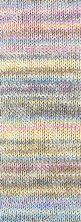 Gebreid proeflapje van Lana Grossa Meilenweit 100 Cashmere Inverno 126 in lichtblauw, lila, ecru, lichtgrijs, vanille, grijs en taupe - Lana Grossa Meilenweit 100 Cashmere Inverno 126 Lichtblauw/Lila/Ecru/Lichtgrijs/Vanille/Grijs/Taupe