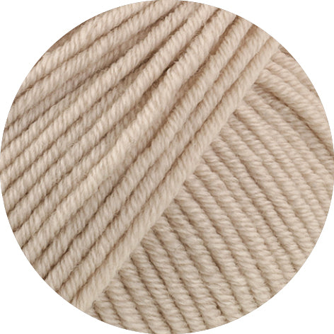 Lana Grossa Merino Piú 002 Beige - kleurdetail van bol garen