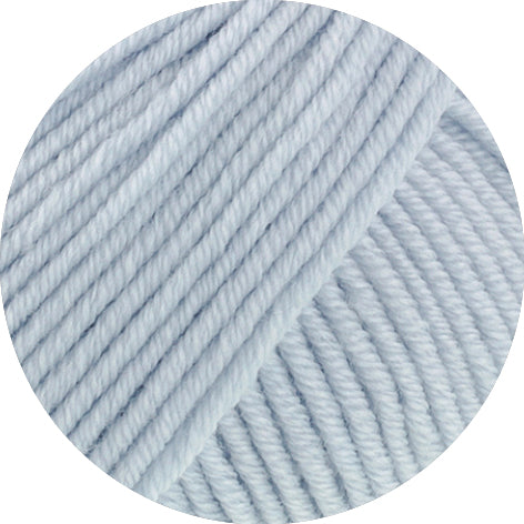 Lana Grossa Merino Piú 011 Zachtblauw - kleurdetail van bol garen