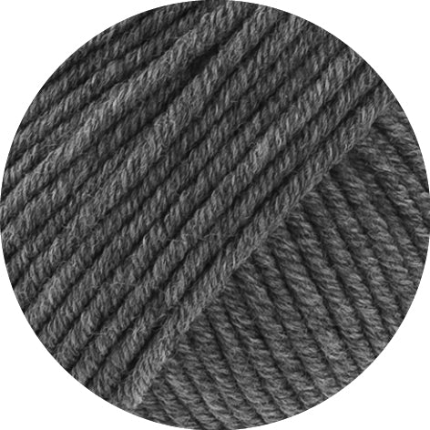 Lana Grossa Merino Piú 026 Donkergrijs - kleurdetail van bol garen