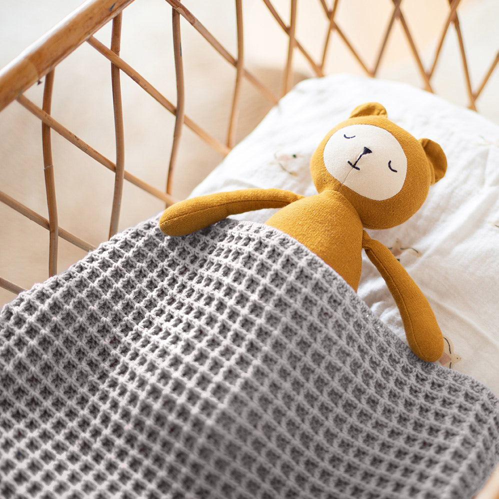 Stone gray — gemaakt met Mixed Up Wafel Babydeken Haakpakket