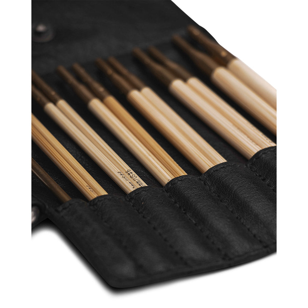 Qb black — gemaakt met MUUD Carita D - Black Handgemaakt leren etui (3)