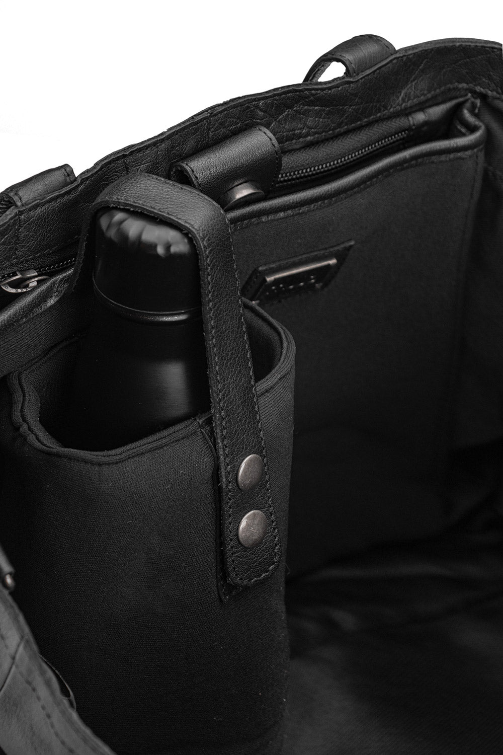 Hibablackdetail — gemaakt met MUUD Hiba Black - Handgemaakt leren shopper met opbergvakken 27x29cm (3)