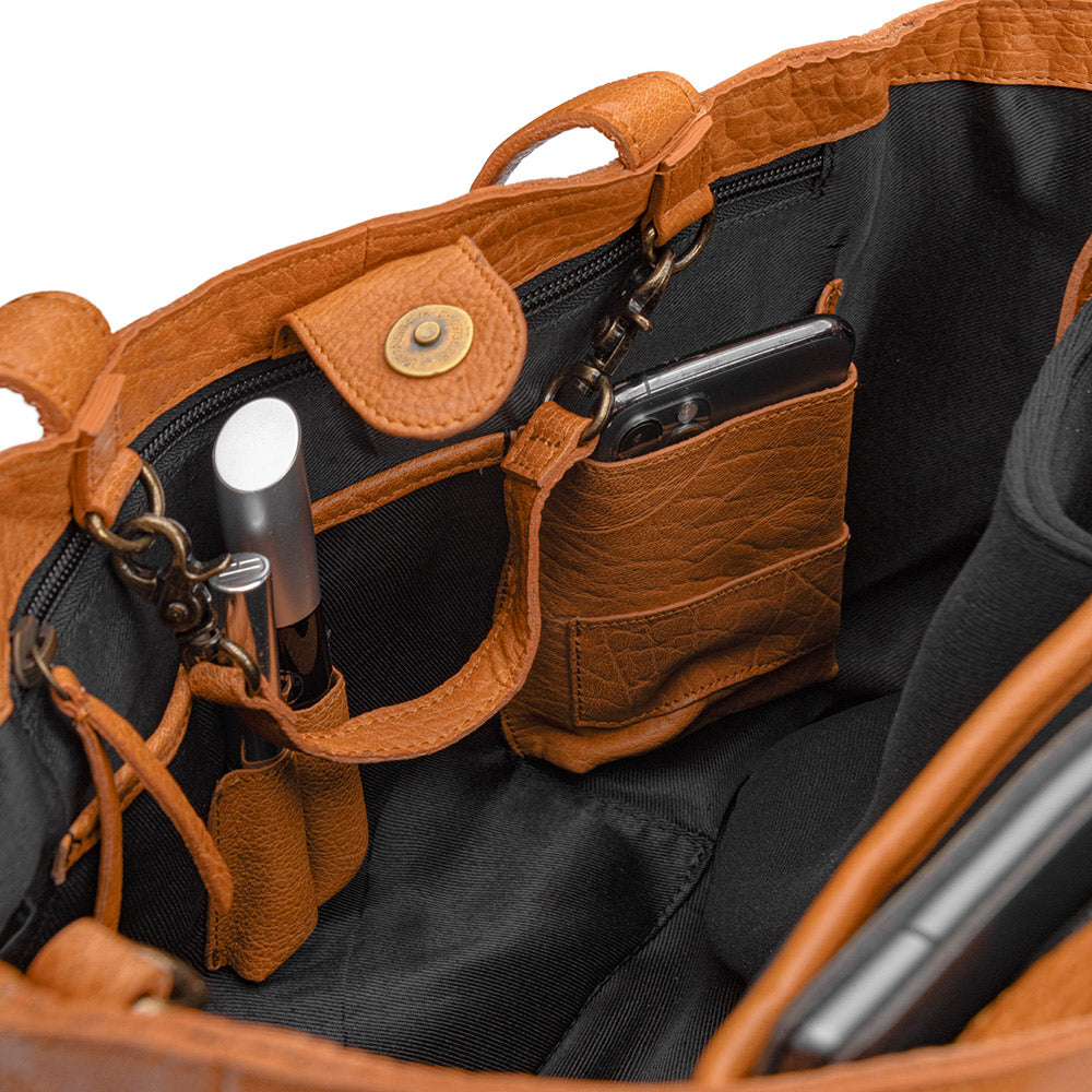 Hibawhiskydetail — gemaakt met MUUD Hiba Whisky - Handgemaakt leren shopper met opbergvakken 27x29cm (4)