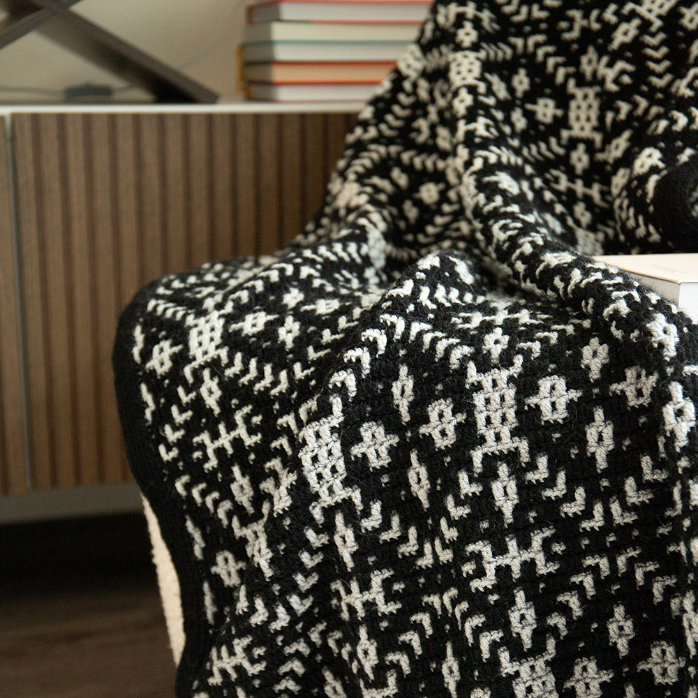 Zwarte — gemaakt met One Skein of Love - Radiance Deken Haakpakket (2)