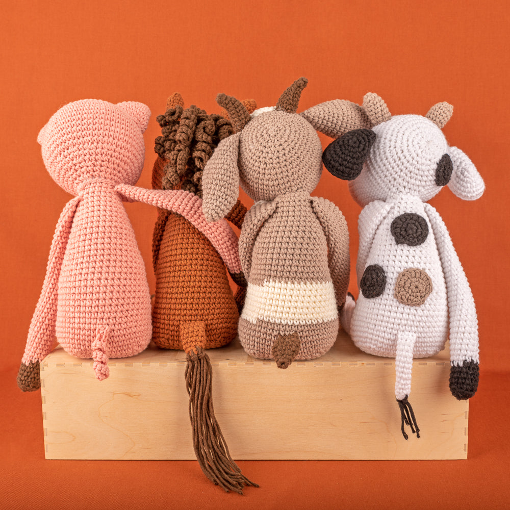 Alle dieren achter — gemaakt met Patronenbundel Yarn and Colors On the Farm