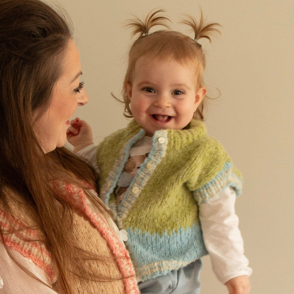 Piuma mini me — gemaakt met Piuma Mini & Me vest (Kind) Garen- en Breipakket (8)