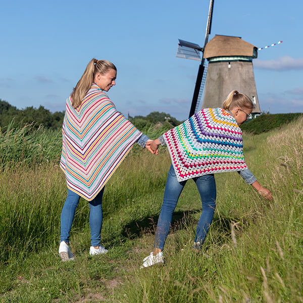 Pretty colours only love — gemaakt met Pretty Colours Omslagdoek Breipakket (2)