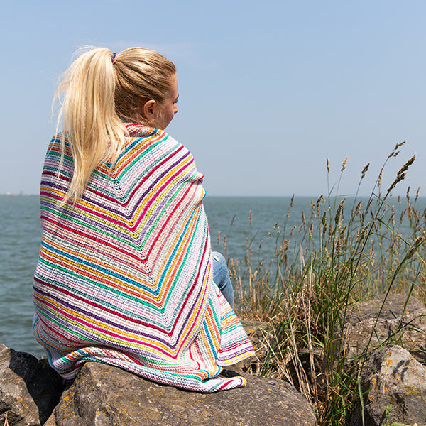 Pretty colours — gemaakt met Pretty Colours Omslagdoek Breipakket (2)