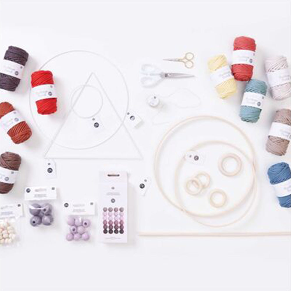 Shades of rose — gemaakt met Rico Macramé Houten Kralen 25mm Shades of Rose -