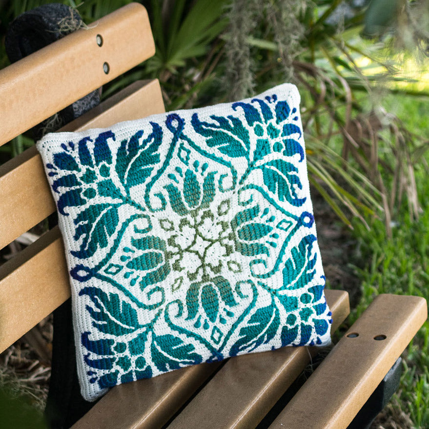 Petalique pillow — gemaakt met Scheepjes Petalique MAL Kussen Whirl / Whirlette (2)