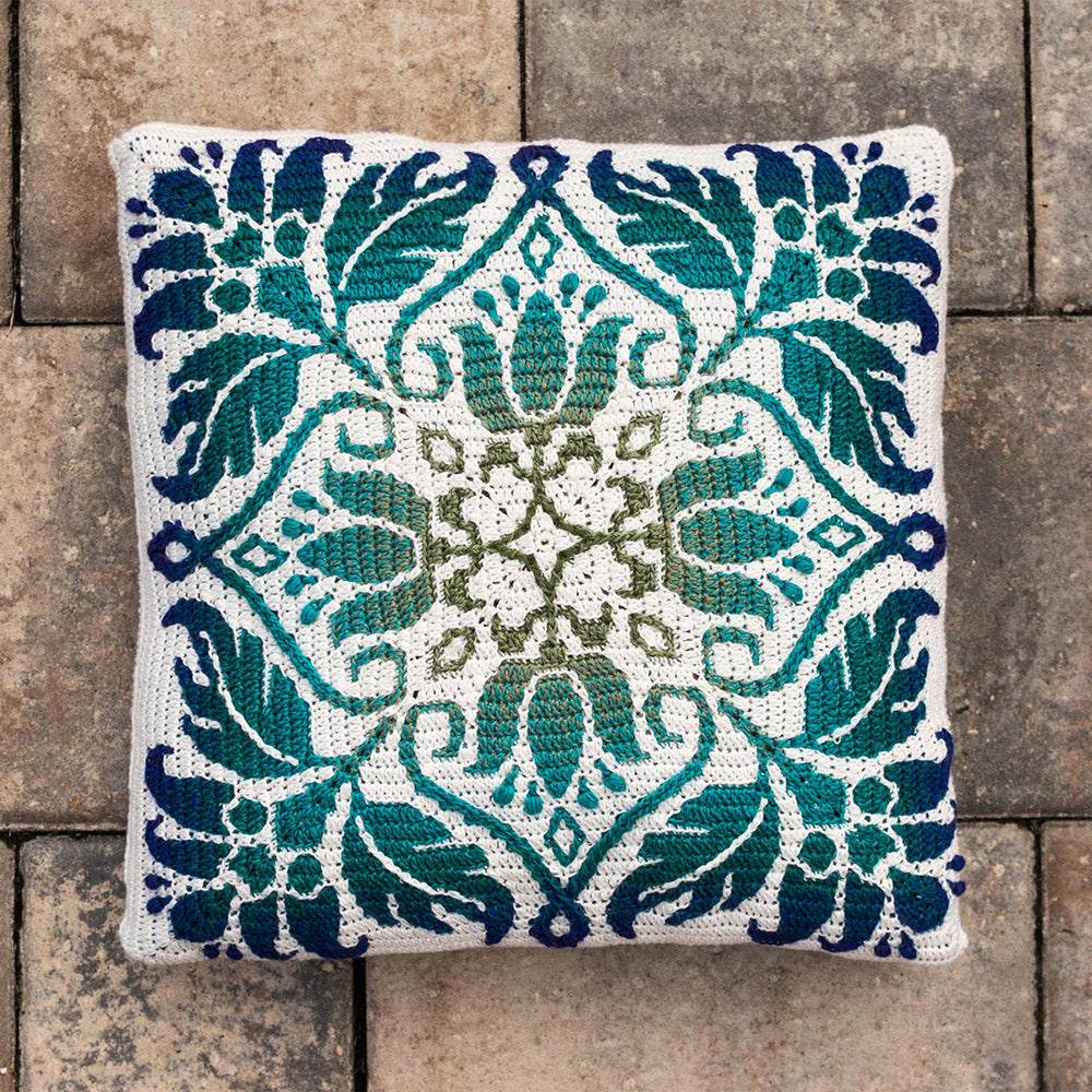 Petalique pillow — gemaakt met Scheepjes Petalique MAL Kussen Whirl / Whirlette