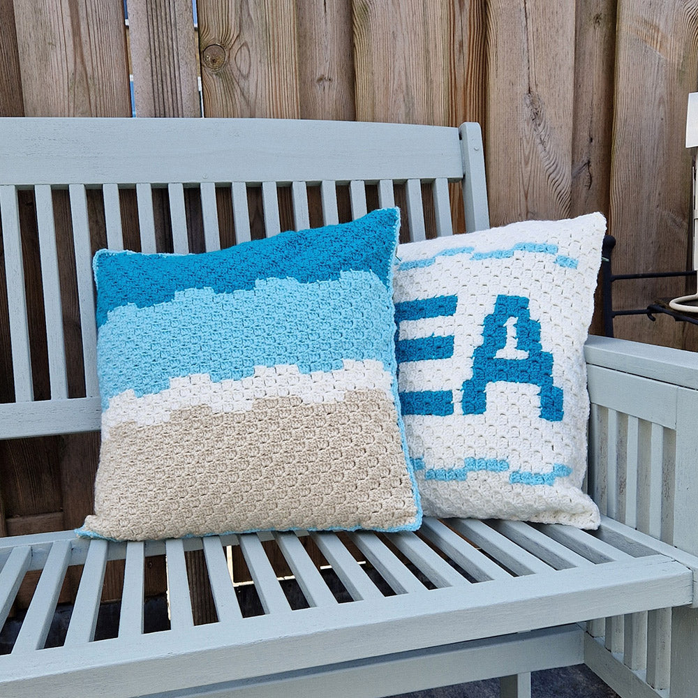 Strand en zee kussenhoes — gemaakt met Sea & Beach kussen - CB's Creations Haakpakket