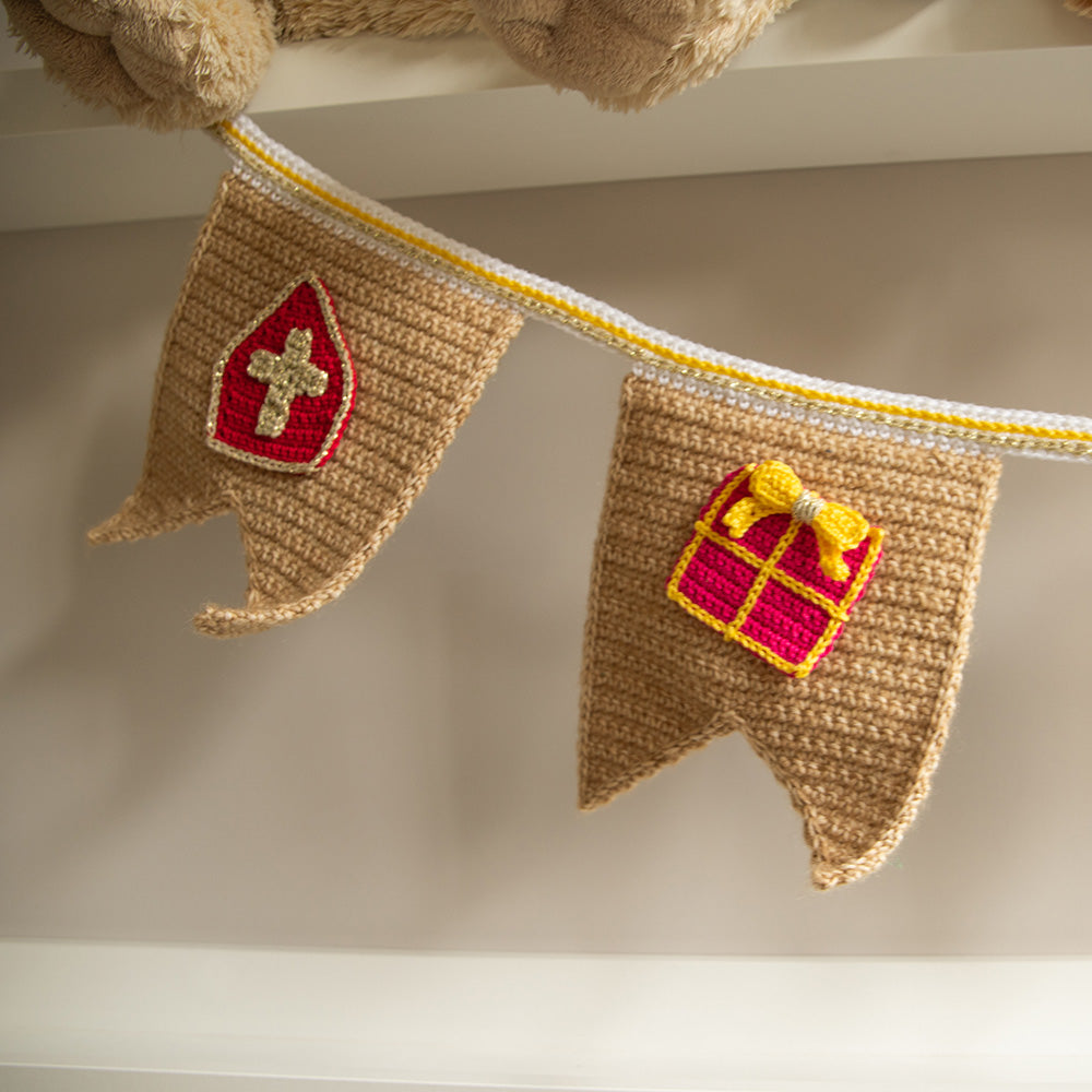 Vlaggen — gemaakt met Sinterklaas Slinger Haakpakket