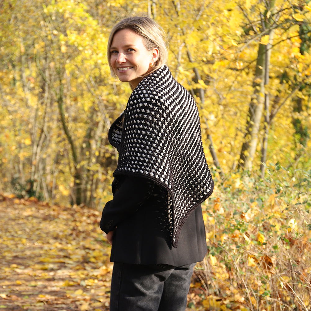 Poncho — gemaakt met Stola Moonlight Shadow Haakpakket (6)