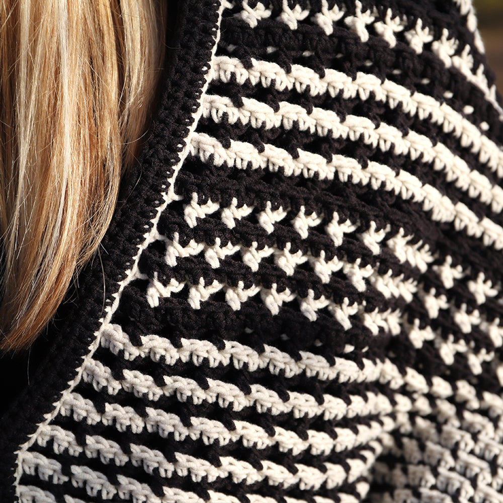 Poncho — gemaakt met Stola Moonlight Shadow Haakpakket (2)