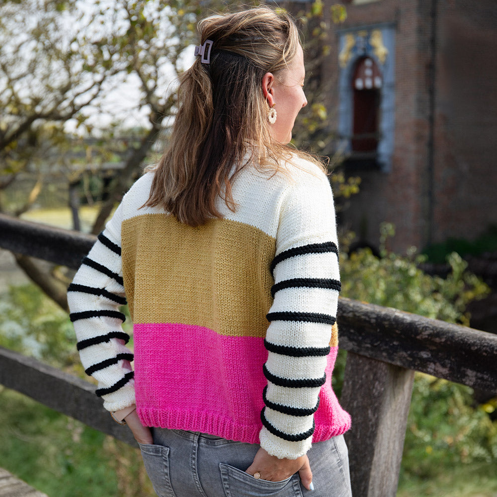 Striped color jumper — gemaakt met Striped Jumper Color Block Super Amazing Garen- en Breipakket (5)