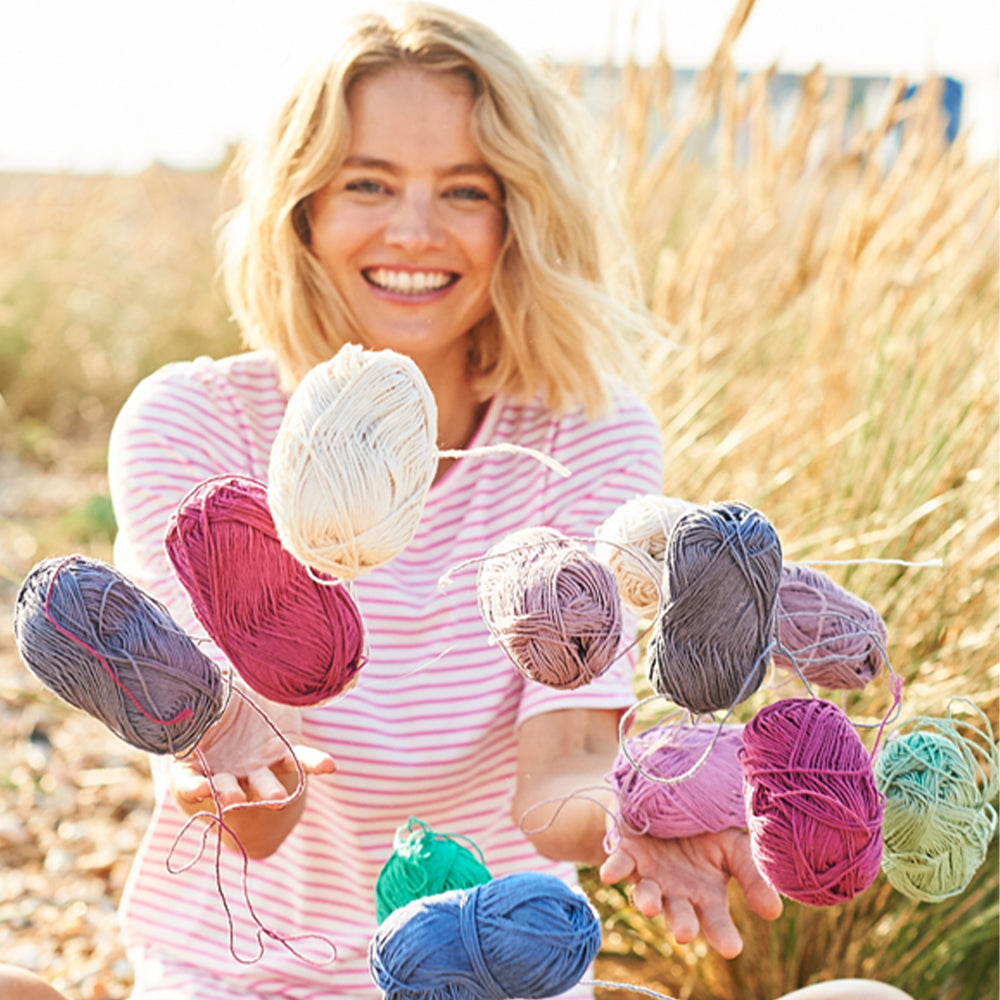 Sfeerbeeld met Stylecraft Naturals - Organic Cotton DK (4)