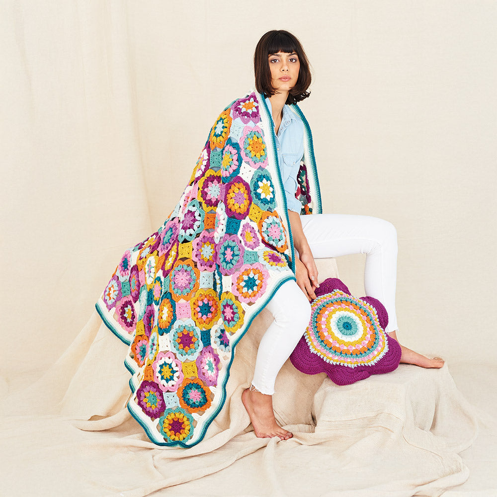 Stylecraft - Playful Posy Blanket & Cushion Haakpakket
