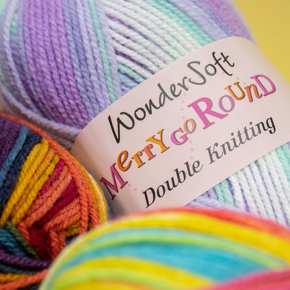 Sfeerbeeld met Stylecraft Wondersoft Merry Go Round DK (7)