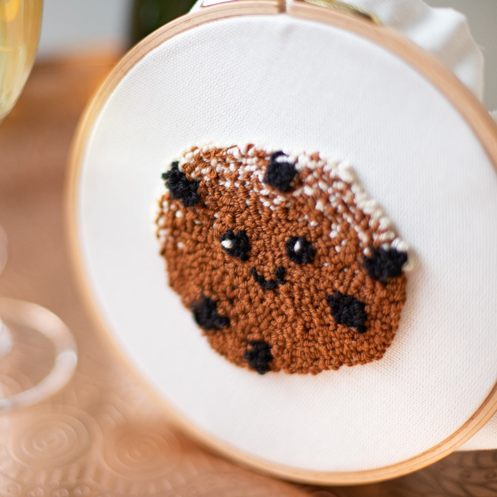 Oliebol punchen — gemaakt met Wolplein Punchpatroon Kerst (Stencil) (2)