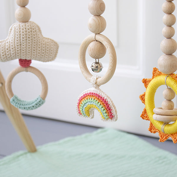 Wolplein Regenboog Babygym Haakpakket (2)