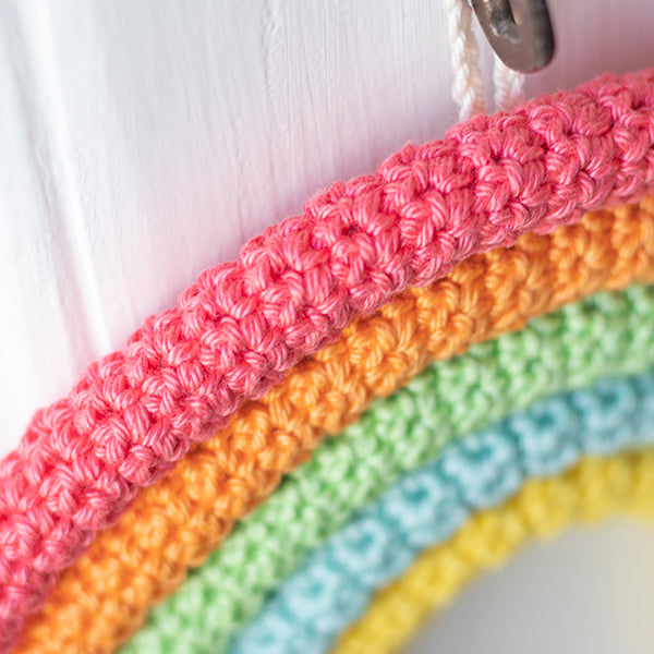 Wolplein Regenboog Wandhanger Haakpakket (4)