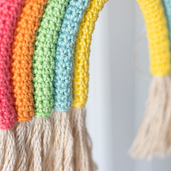 Wolplein Regenboog Wandhanger Haakpakket (3)