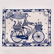Woman with Cats Cycling Interlocking Garen- en Haakpakket AdO Crochet