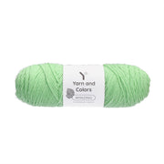 Yarn and Colors Amazing 081 Lettuce - bol garen in deze kleur