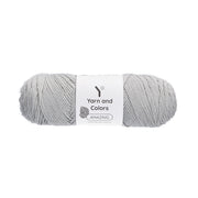 Yarn and Colors Amazing 095 Soft Grey - bol garen in deze kleur