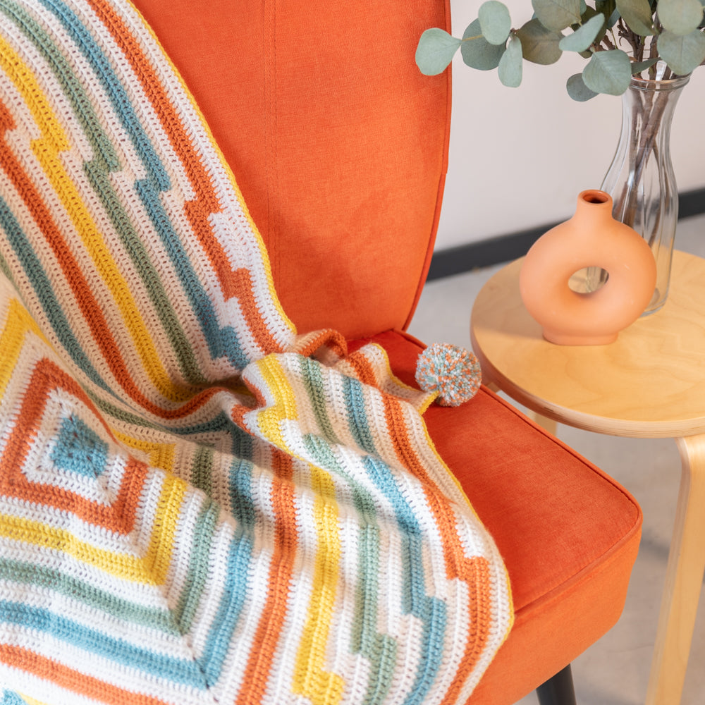 Yarn and Colors Amazing Square Darts Blanket Haakpakket (3)